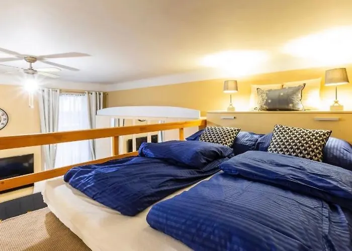 Cherry Blossom Designer In The Center With Free Parking Apartamento Budapest